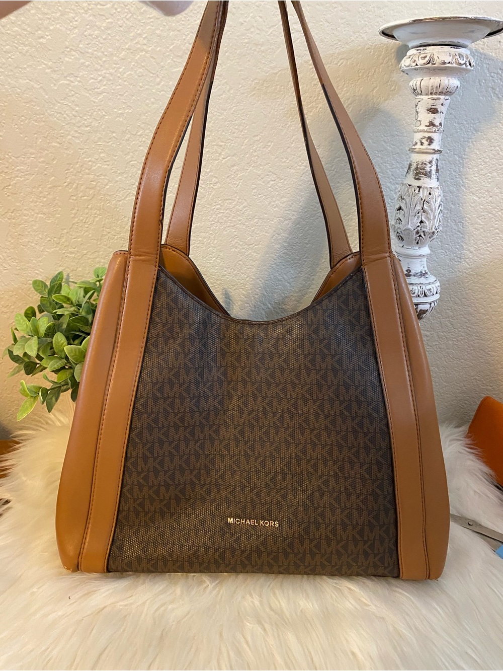 Michael Kors Rosemary Large Signature Logo Shoulder Bag
